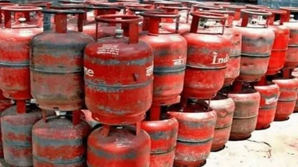 ಜನರಿಗೆ ಮತ್ತೆ ಶಾಕ್ ಕೊಟ್ಟ LPG ಗ್ಯಾಸ್​​! ಬೆಂಗಳೂರಿನಲ್ಲಿ ಎಷ್ಟಿದೆ ರೇಟ್​?