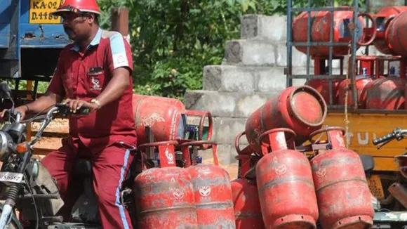 LPG Cylinder: ಮತ್ತೆ ಬೆಲೆ ಏರಿಕೆ ಶಾಕ್.. ಸಿಲಿಂಡರ್ ಬೆಲೆಯಲ್ಲಿ ಹೆಚ್ಚಳ..!