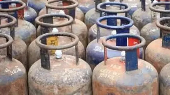 LPG ಗ್ರಾಹಕರಿಗೆ ಗುಡ್‌ನ್ಯೂಸ್‌.. ದೇಶಾದ್ಯಂತ ಸಿಲಿಂಡರ್‌ ದರದಲ್ಲಿ ಮಹತ್ವದ ಬದಲಾವಣೆ; ಎಷ್ಟು?