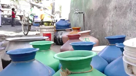 ಬಳ್ಳಾರಿಯಲ್ಲಿ ನೀರಿಗಾಗಿ ಪರದಾಟ.. ಲೋಕಸಭಾ ಚುನಾವಣೆ ಬಹಿಷ್ಕಾರಕ್ಕೆ ಜನರ ನಿರ್ಧಾರ!