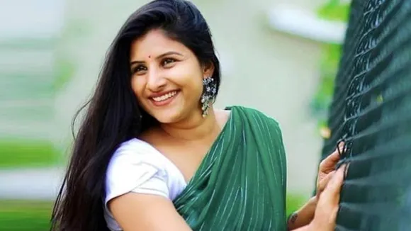 ರಾಬರ್ಟ್​ ಗಾಯಕಿ ಮಂಗ್ಲಿ ಕಾರು ಅಪಘಾತ.. ಏನಾಗಿದೆ?