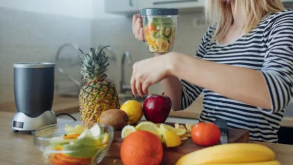 ಅತಿಯಾಗಿ ಫ್ರೂಟ್ಸ್​ ಜ್ಯೂಸ್ ಕುಡಿಯೋರೆ ಎಚ್ಚರ! ನೀವು ಓದಲೇಬೇಕಾದ ಪ್ರಮುಖ ಸ್ಟೋರಿ ಇದು!