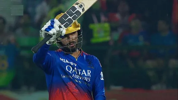 6 ಫೋರ್​​.. 6 ಭರ್ಜರಿ ಸಿಕ್ಸರ್​​.. ಬೆಂಗಳೂರಲ್ಲಿ RCB ಸ್ಟಾರ್​​ ರಜತ್​ ಪಾಟಿದಾರ್​ ಶೋ; ಬೆಚ್ಚಿಬಿದ್ದ ಮುಂಬೈ!