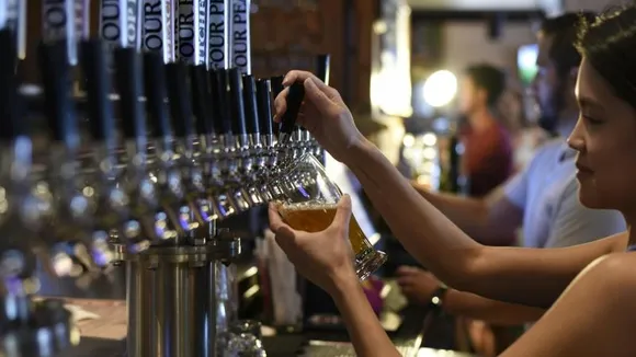 ಎಣ್ಣೆ ಪ್ರಿಯರಿಗೆ ಇದು ಬೇಸರದ ಸುದ್ದಿ.. ಈ ವಿಚಾರಕ್ಕೆ ಎಚ್ಚರಿಕೆ ಕೊಟ್ಟ ಅಬಕಾರಿ ಇಲಾಖೆ..!