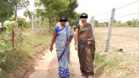 ಕುಚಿಕು ಸ್ನೇಹಿತೆಗಾಗಿ ಹೈಡ್ರಾಮಾ.. 10 ಲಕ್ಷದ ಬಂಗಾರ ಕದ್ದಿದ್ದಾರೆಂದು ಕಥೆ ಕಟ್ಟಿದ ಪುಣ್ಯಾತಗಿತ್ತಿಯರು ಕೊನೆಗೂ ಸಿಕ್ಕಿಬಿದ್ರು!