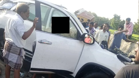 ಬೆಳ್ಳಂಬೆಳಗ್ಗೆ ಭೀಕರ ರಸ್ತೆ ಅಪಘಾತ.. ಕಾರಿಗೆ ಗುದ್ದಿದ ಲಾರಿ.. ನಾಲ್ವರು ಸ್ಥಳದಲ್ಲೇ ಸಾವು