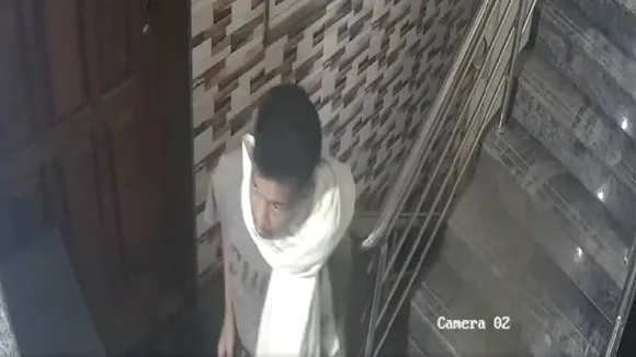 ಮಿಡ್​ ನೈಟ್​ ಎಂಟ್ರಿ, ಬ್ರಾಂಡೆಡ್​ ಶೂ ಕದ್ದು ಪರಾರಿ.. ಬೆಂಗಳೂರಿಗರೇ ಎಚ್ಚರ! ಎಚ್ಚರ!