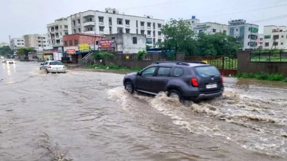 ಭೂ ಕುಸಿತ, ವಿದ್ಯುತ್​ ಸ್ಪರ್ಶಿಸಿ 4 ಸಾವು.. ರಕ್ಷಣೆಗಾಗಿ ಅಲರ್ಟ್​ ಇರುವಂತೆ ಭಾರತೀಯ ಸೇನೆಗೆ ಸೂಚನೆ
