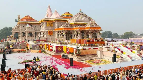 ರಾಮಮಂದಿರದ ಅರ್ಚಕರಿಗೆ ಹೊಸ ಡ್ರೆಸ್​​ ಕೋಡ್​​.. ಆ್ಯಂಡ್ರಾಯ್ಡ್​ ಫೋನ್​ ನಿಷೇಧ