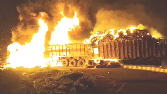 ಲಾರಿ-ಲಾರಿ ಡಿಕ್ಕಿ, ಹೊತ್ತಿಕೊಂಡ ಬೆಂಕಿ.. ಚಾಲಕ ಸಜೀವ ದಹನ