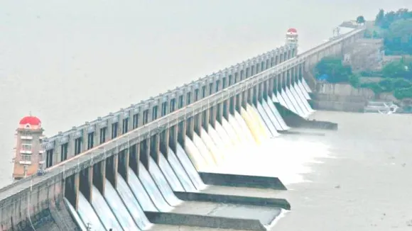 ರಾಜ್ಯದಲ್ಲಿ ಮಹಾ ಮಳೆ! ಕೃಷ್ಣಾ ನದಿ ಪ್ರವಾಹದಲ್ಲಿ ಕೊಚ್ಚಿ ಹೋದ 6 ಮಂದಿ, ಬೆಳೆದು ನಿಂತಿದ್ದ ಬೆಳೆ ನುಂಗಿದ ವರದಾ ನದಿ! 