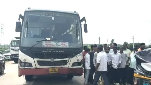 ರಾಷ್ಟ್ರೀಯ ಹೆದ್ದಾರಿಯಲ್ಲಿ ಬಸ್​-ಆಟೋ ಮಧ್ಯೆ ಭೀಕರ ಅಪಘಾತ.. ತಾಯಿ ಮಕ್ಕಳು ಸಾವು, ಮೂವರು ಗಂಭೀರ