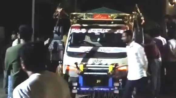 ಬೈಕ್​ಗೆ ಗುದ್ದಿದ ಅಪರಿಚಿತ ವಾಹನ.. ಮಗು ಸೇರಿ ಐವರು ಸ್ಥಳದಲ್ಲೇ ಸಾವು