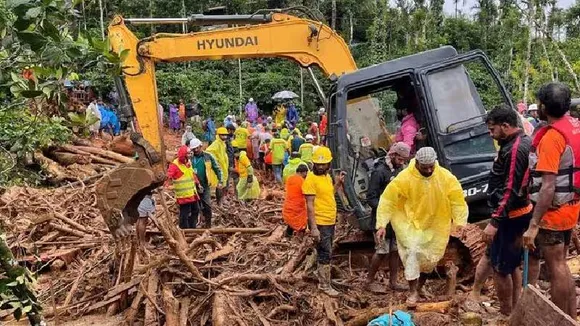 ಭೂಕುಸಿತ ಸಂಭವಿಸಿ ಇಂದಿಗೆ 4 ದಿನ, ಅವಶೇಷದಡಿ ನಾಲ್ವರು ಜೀವಂತ ಪತ್ತೆ.. ಜೀವ ಉಳಿಸಿದ ಸೇನೆಗೊಂದು ಬಿಗ್ ಸೆಲ್ಯೂಟ್​​
