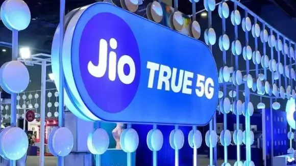 ಅಂಬಾನಿಯಿಂದ ದೀಪಾವಳಿ ಆಫರ್​​; ಈಗ 4G ಫೋನ್ 700 ರೂಪಾಯಿಗಿಂತ ಕಮ್ಮಿ ಬೆಲೆಗೆ ಲಭ್ಯ..!