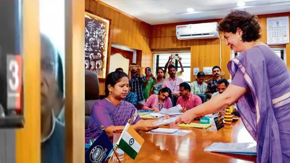 ನಾಮಪತ್ರ ಸಲ್ಲಿಕೆ ವೇಳೆ ಖರ್ಗೆಯನ್ನೇ ಕಡೆಗಣಿಸಿದ್ರಾ? AICC ಅಧ್ಯಕ್ಷ ಬಾಗಿಲ ಸೆರೆಯಲ್ಲಿ ಇಣುಕುವ ದೃಶ್ಯ ವೈರಲ್