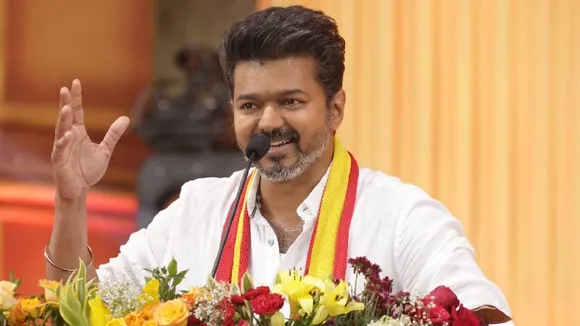 ರಾಜಕೀಯ ಇನ್ನಿಂಗ್ಸ್ ಆರಂಭಿಸಿದ ದಳಪತಿ ವಿಜಯ್.. ಶಕ್ತಿ ತುಂಬಿದ ಲಕ್ಷಾಂತರ ಫ್ಯಾನ್ಸ್​!