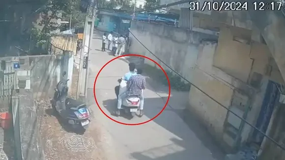 ಸ್ಕೂಟರ್​ನಲ್ಲಿ ತೆರಳುವಾಗ ಈರುಳ್ಳಿ ಬಾಂಬ್​ ಸ್ಫೋಟ.. ಓರ್ವ ಸಾ*ವು, ಆರು ಮಂದಿಗೆ ಗಾಯ