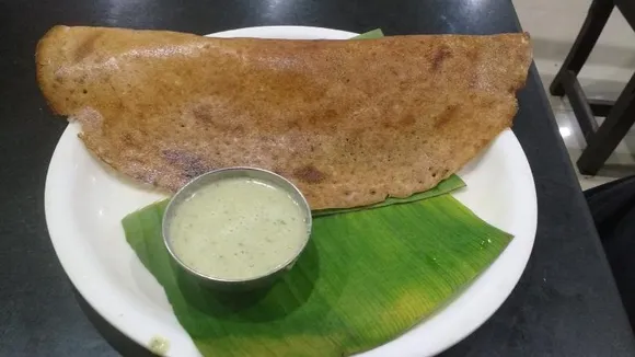ದೋಸೆ ವ್ಯಾಪಾರಿಯ ತಿಂಗಳ ಗಳಿಕೆ 6 ಲಕ್ಷ.. ಆದ್ರೂ ಟ್ಯಾಕ್ಸ್ ಕಟ್ಟಲ್ಲ ! ಸೋಷಿಯಲ್ ಮೀಡಿಯಾದಲ್ಲಿನ ಆಕ್ರೋಶ ಇಷ್ಟೊಂದು ವೈರಲ್ ಆಗಿದ್ದೇಕೆ?