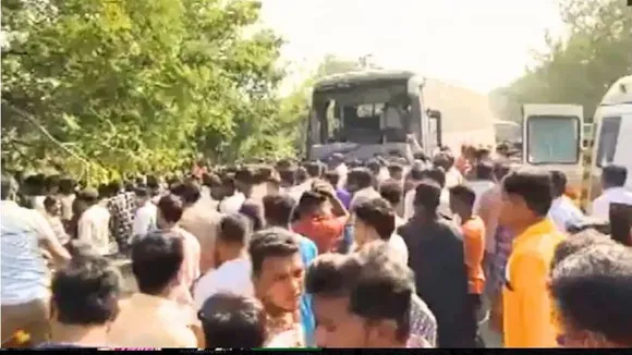 ಬೈಕ್​ಗೆ ಡಿಕ್ಕಿ ಹೊಡೆಯುವುದನ್ನು ತಪ್ಪಿಸಲು ಹೋಗಿ ಉರುಳಿ ಬಿದ್ದ ಬಸ್​; 12 ಜನರ ದುರಂತ ಅಂತ್ಯ!