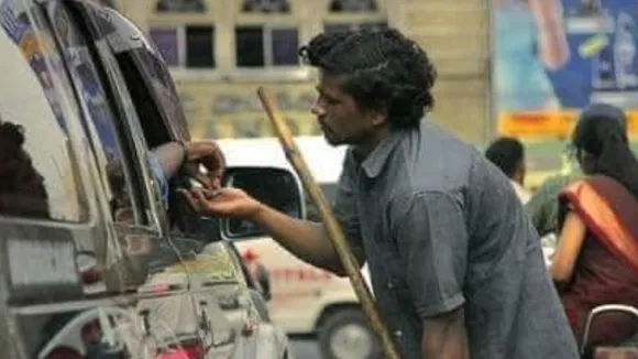 ಭಿಕ್ಷುಕರಿಗೆ ಅಯ್ಯೋ ಅಂದ್ರೆ ಬೀಳುತ್ತೆ ಕೇಸ್.. ದುಡ್ಡು ಕೊಟ್ರೆ ಬರ್ತಾರೆ ಪೊಲೀಸ್‌; ಕಾರಣ ಏನು ಗೊತ್ತಾ?