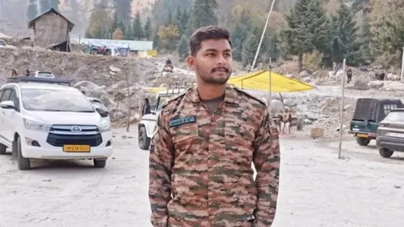 ಜಮ್ಮು ಕಾಶ್ಮೀರದಲ್ಲಿ ಹುತಾತ್ಮನಾದ ವೀರ ಯೋಧ; ದೇಶ ಕಾಯುವ ಸೈನಿಕನನ್ನು ನೋಡಲು ಬಾರದ ನಾಯಕರು!