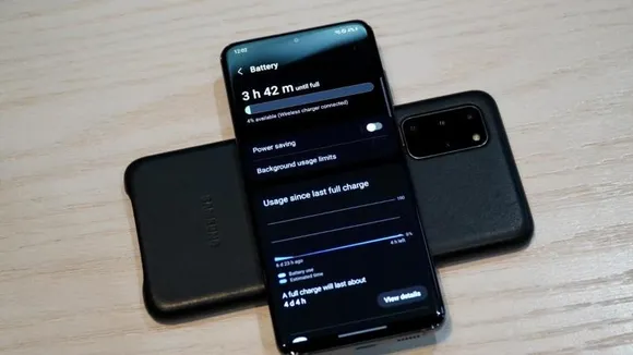 Wireless ಚಾರ್ಜಿಂಗ್! ಒಂದು ಫೋನ್​ನಿಂದ ಮತ್ತೊಂದು ಫೋನ್​​​​ ಚಾರ್ಜ್​​​ ಮಾಡೋದು ಹೇಗೆ..?