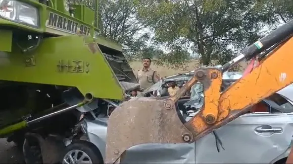 ಹುಡುಗಿ ನೋಡಿ ವಾಪಸ್ ಬರುವಾಗ ಭೀಕರ ಅಪಘಾತ! ಐದು ಮಂದಿ ಇದ್ದ ಕಾರು ನಜ್ಜುಗುಜ್ಜು