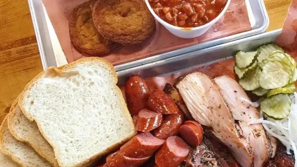 ನೀವು ಕ್ಯಾನ್ಸರ್​ನಿಂದ ದೂರ ಇರಬೇಕಾದರೆ ಈ 5 ಆಹಾರಗಳಿಂದ ದೂರವಿರಿ; ಪ್ರತಿಯೊಬ್ಬರು ಓದಲೇಬೇಕಾದ ಸ್ಟೋರಿ!