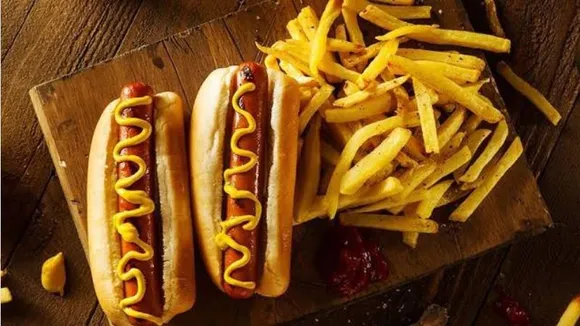 ಈ 5 ಆಹಾರಗಳಿಂದ ಸಾಧ್ಯವಾದಷ್ಟು ದೂರವಿರಿ; ನಿಮ್ಮ ಆಯಸ್ಸನ್ನೇ ಕ್ಷೀಣಿಸುತ್ತವೇ ಈ ಫುಡ್ಸ್​