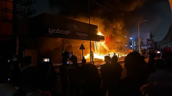ಶೋರೂಮ್​​ನಲ್ಲಿ ಬೆಂಕಿ ಅವಘಡ; 50ಕ್ಕೂ ಹೆಚ್ಚು ದುಬಾರಿ ಬೈಕ್​ಗಳು ಸುಟ್ಟು ಕರಕಲು