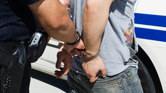 ಕದಿಯಲು ಬಂದಿದ್ದ ಕಳ್ಳನಿಗೆ ಏನೂ ಸಿಗಲಿಲ್ಲ.. ಮಲಗಿದ್ದ ಮಹಿಳೆಗೆ ‘ಮುತ್ತು’ ಕೊಟ್ಟ; ಆಮೇಲೆ ಏನಾಯ್ತು?