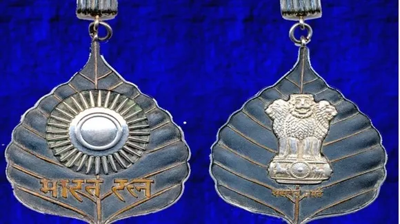 ಭಾರತ ರತ್ನ ಪದಕ ತಯಾರಾಗೋದು ಹೇಗೆ ಗೊತ್ತಾ? ಚಿನ್ನದಲ್ಲೂ ಮಾಡಲ್ಲ, ಬೆಳ್ಳಿಯಲ್ಲೂ ಮಾಡಲ್ಲ!