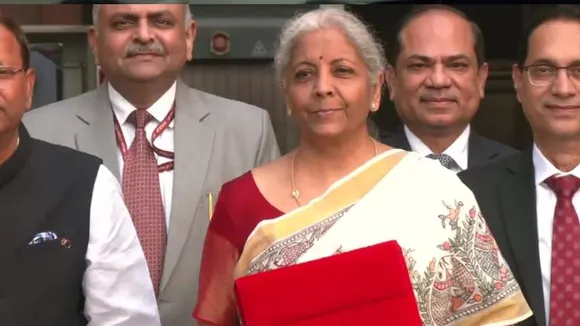 Union Budget 2025; ಹಣಕಾಸು ಸಚಿವೆ ನಿರ್ಮಲಾ ಸೀತಾರಾಮನ್ ಟಾಪ್- 10 ಫೋಟೋಸ್​