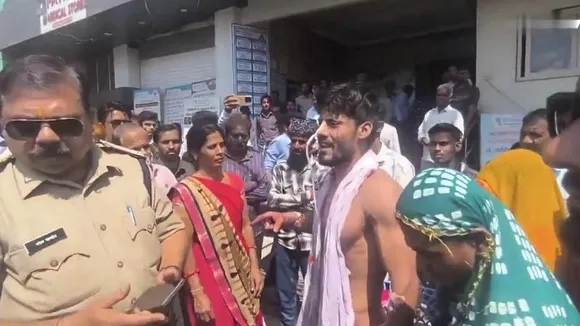 ಕೋಮಾದಲ್ಲಿದ್ದವನು ಆಸ್ಪತ್ರೆಯ ಬಿಲ್​ ನೋಡಿ ಎದ್ದು ಬಂದು ಪ್ರತಿಭಟನೆ.. ವಿಡಿಯೋ ನೋಡಿದ್ರೆ ಶಾಕ್ ಆಗ್ತೀರಾ!
