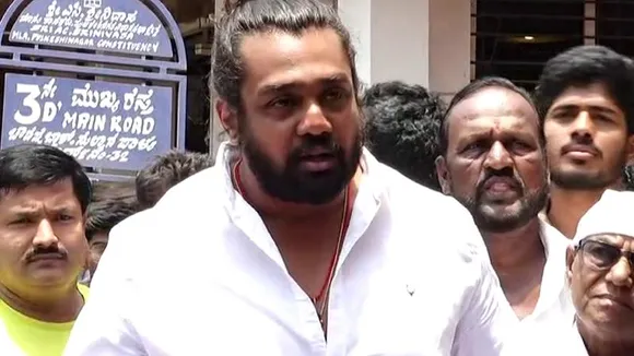 ಶಿವಣ್ಣ ಮನೆಯಲ್ಲಿ ಒಂದೂವರೆ ಗಂಟೆ ಸಿಕ್ರೇಟ್ ಮೀಟಿಂಗ್.. ಕನ್ನಡ ಸ್ಟಾರ್​ ನಟರಿಗೆ ಒಂದು ಸಂದೇಶ..!