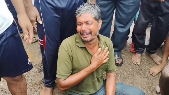 ಕರುಣೆ ಇಲ್ಲದ ಮಳೆರಾಯ.. ತಂದೆಯ ಎದುರಲ್ಲೇ ಜೀವ ಕಳೆದುಕೊಂಡ ಇಬ್ಬರು ಮಕ್ಕಳು..