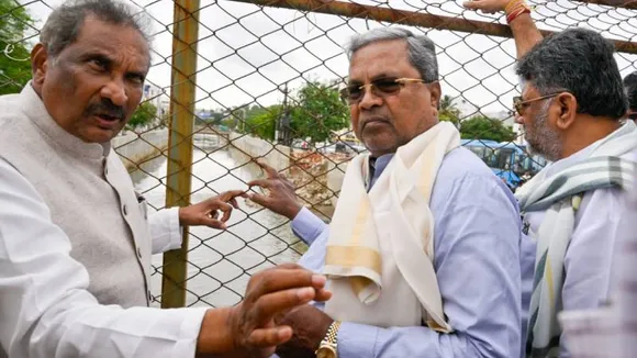 ಸಾಯಿ ಲೇಔಟ್‌ಗೆ ಭೇಟಿ ಕೊಟ್ಟ ಸಿಎಂ ಮೇಲೆ ಸಾರ್ವಜನಿಕರ ಆಕ್ರೋಶ.. ಹಗ್ಗ ಹಾಕಿ ಪೊಲೀಸರ ರಕ್ಷಣೆ