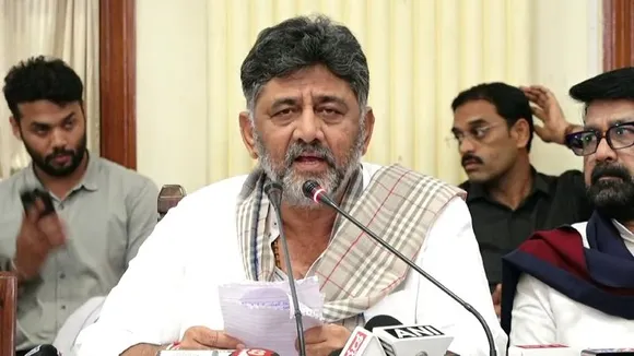 ಇಡೀ ಬೆಂಗಳೂರಲ್ಲಿ ಫುಟ್​ಪಾತ್​ ವ್ಯಾಪಾರ ನಿಲ್ಲಿಸುತ್ತೇವೆ -ಡಿ.ಕೆ.ಶಿವಕುಮಾರ್ ಹೇಳಿದ್ದೇನು..?