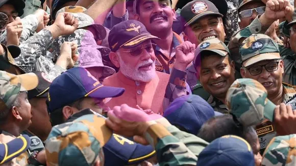 ಇಡೀ ದೇಶ, ಸೈನ್ಯ PM ಮೋದಿ ಕಾಲುಗಳಿಗೆ ನಮಸ್ಕರಿಸುತ್ತೆ.. ಡಿಸಿಎಂ ದೇವ್ಡಾ ವಿವಾದಾತ್ಮಕ ಹೇಳಿಕೆ