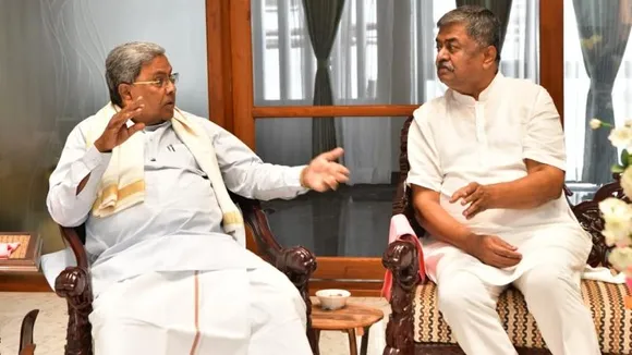 ರಾಜ್ಯ ರಾಜಕಾರಣದಲ್ಲಿ ಮಹತ್ವದ ಬೆಳವಣಿಗೆ.. ಹರಿಪ್ರಸಾದ್ ನಿವಾಸಕ್ಕೆ ಸಿದ್ದರಾಮಯ್ಯ ದಿಢೀರ್ ಭೇಟಿ..!