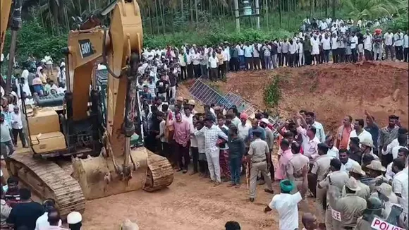 JCBಯಲ್ಲೇ ನುಗ್ಗಿದ ತುಮಕೂರು ರೈತರು; ಹೇಮಾವತಿ ಲಿಂಕ್ ಕೆನಾಲ್ ಕಾಮಗಾರಿ ದಿಢೀರ್‌ ಸ್ಥಗಿತ