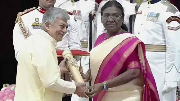 ಹಿರಿಯ ನಟ ಅನಂತ್​ ನಾಗ್​ ಅವರಿಗೆ ಪದ್ಮಭೂಷಣ ಪ್ರಶಸ್ತಿ ಪ್ರದಾನ.. ರಾಷ್ಟ್ರಪತಿಗಳಿಂದ ಗೌರವ