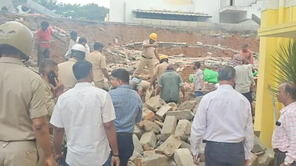 BREAKING: ಮಹಾಮಳೆಯ ಅನಾಹುತ.. ಬೆಂಗಳೂರಲ್ಲಿ ಗೋಡೆ ಕುಸಿದು ಮಹಿಳೆ ದುರಂತ ಅಂತ್ಯ