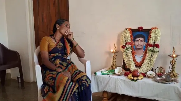 ಮಗನ ಫೋಟೋ ಮುಂದೆ ಕಣ್ಣೀರು ಇಡುತ್ತ ಕೂತ ಅಪ್ಪ, ಅಮ್ಮ.. ಶ್ರವಣ್ ಮನೆಯಲ್ಲೀಗ ಮೌನ..