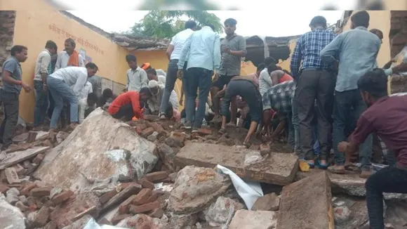 ಬೆಳ್ಳಂಬೆಳಗ್ಗೆ ಘೋರ ದುರಂತ.. ಸರ್ಕಾರಿ ಶಾಲೆಯ ಕಟ್ಟಡ ಕುಸಿದು ನಾಲ್ವರು ಮಕ್ಕಳು ಬಲಿ..