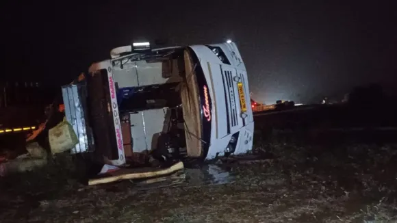 ap_bus_accident-2025-11-04-09-14-30