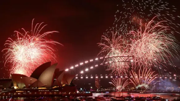 new-year-2025-12-31-23-13-58