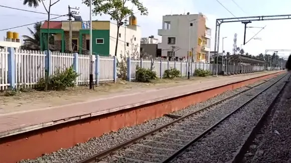 Bengaluru: Woman miraculously survives coming under a train