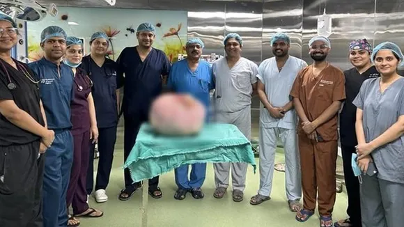 Indore hospital removes 15kg ovarian tumor from woman’s body